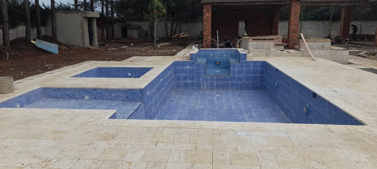 Jacuzzi exterior